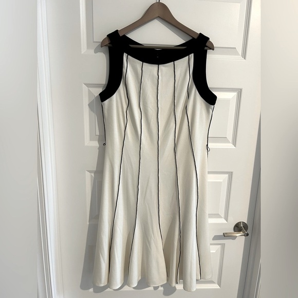 Sandra Darren Sleeveless Colorblock Dress White Black Size 16 - Picture 1 of 8